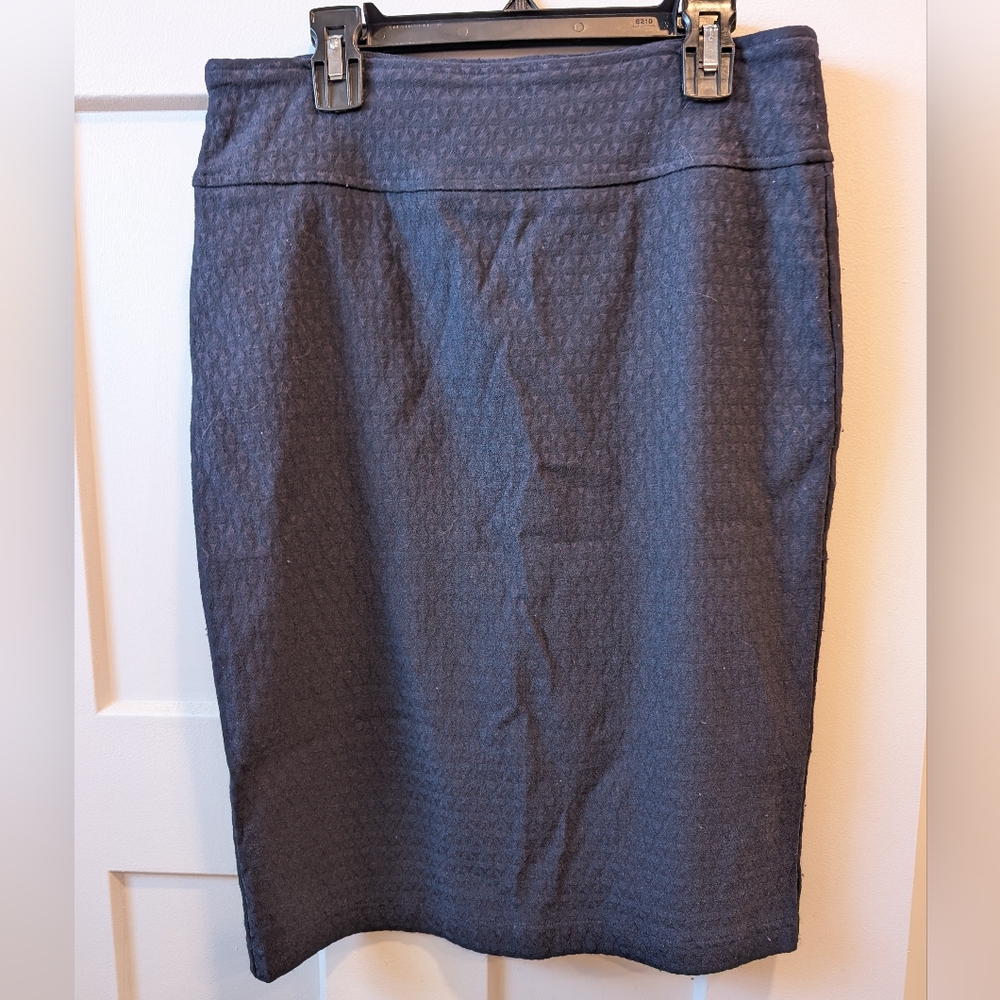 Soho Apparel Textured Navy Pencil Skirt